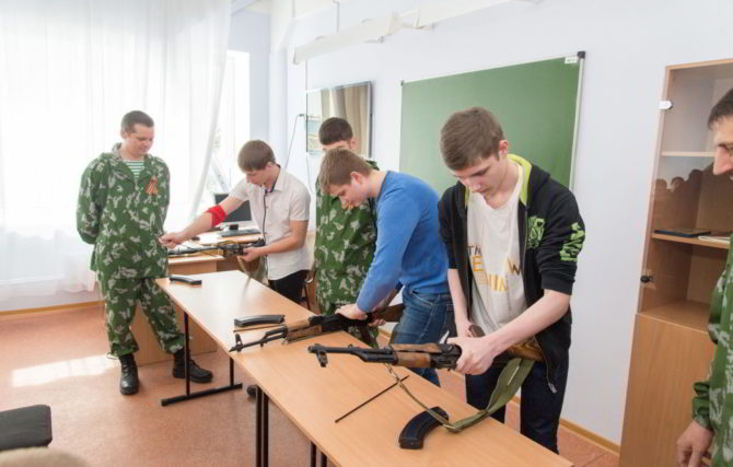 В Соликамском городском округе стартовали учебные сборы по основам подготовки к военной службе для юношей 10-11 классов